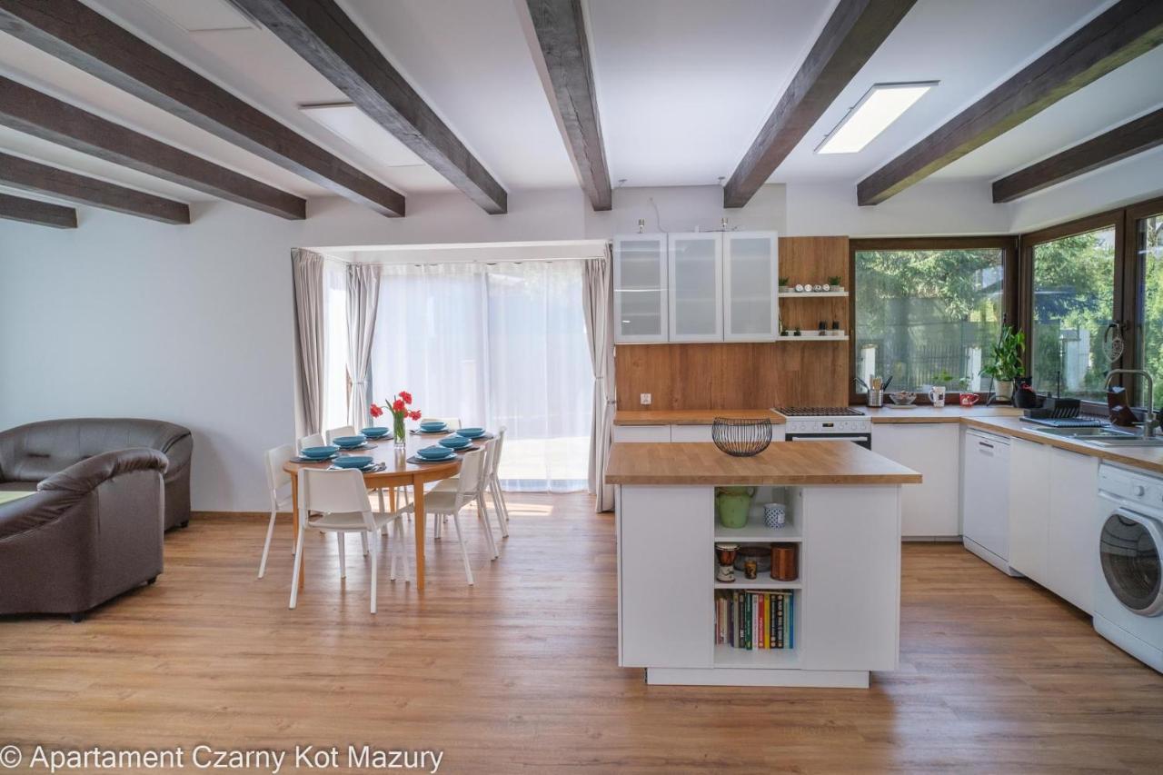 Czarny Kot Mazury Dom Caloroczny Villa Malkinie Exterior foto