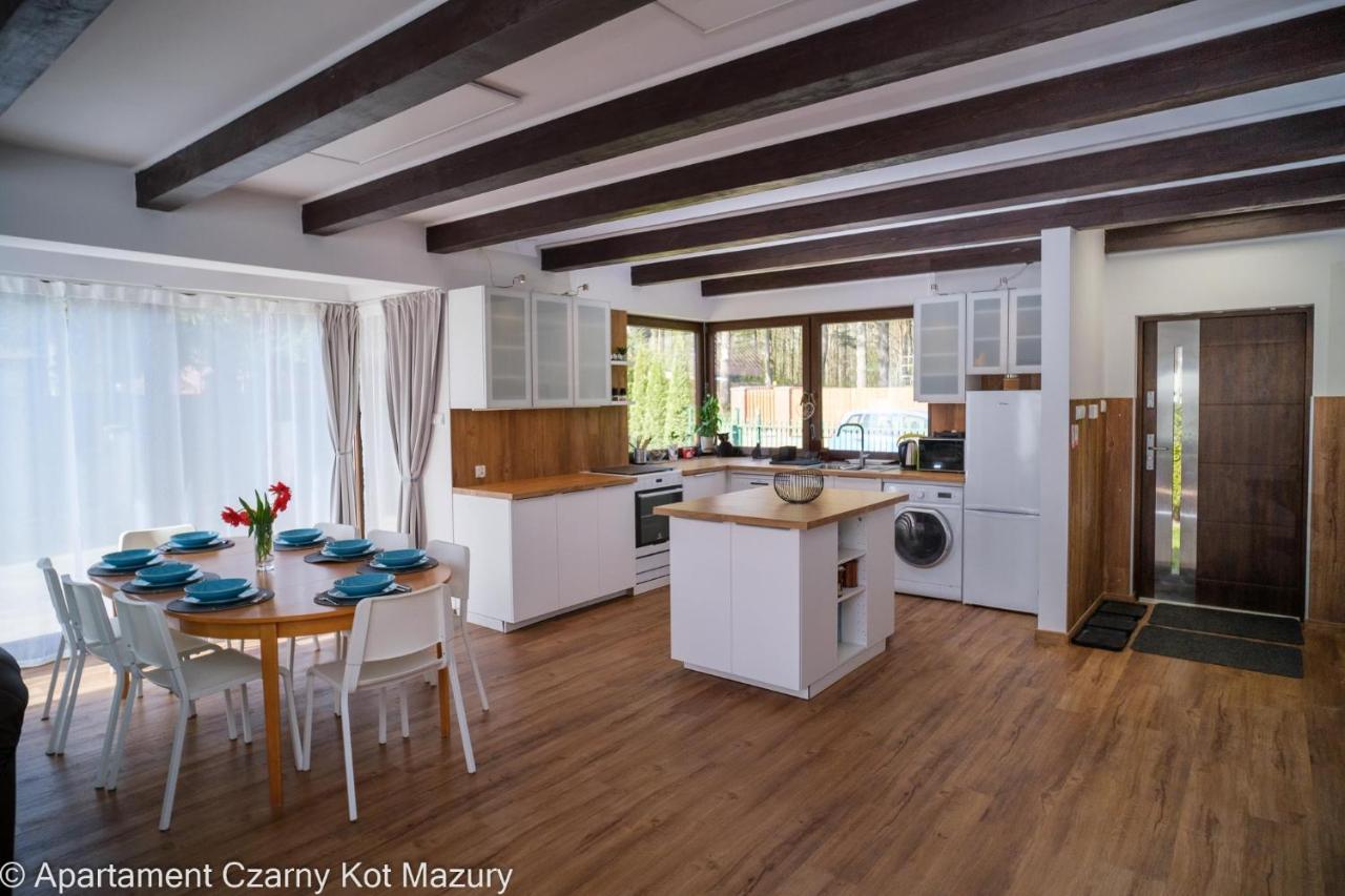 Czarny Kot Mazury Dom Caloroczny Villa Malkinie Exterior foto