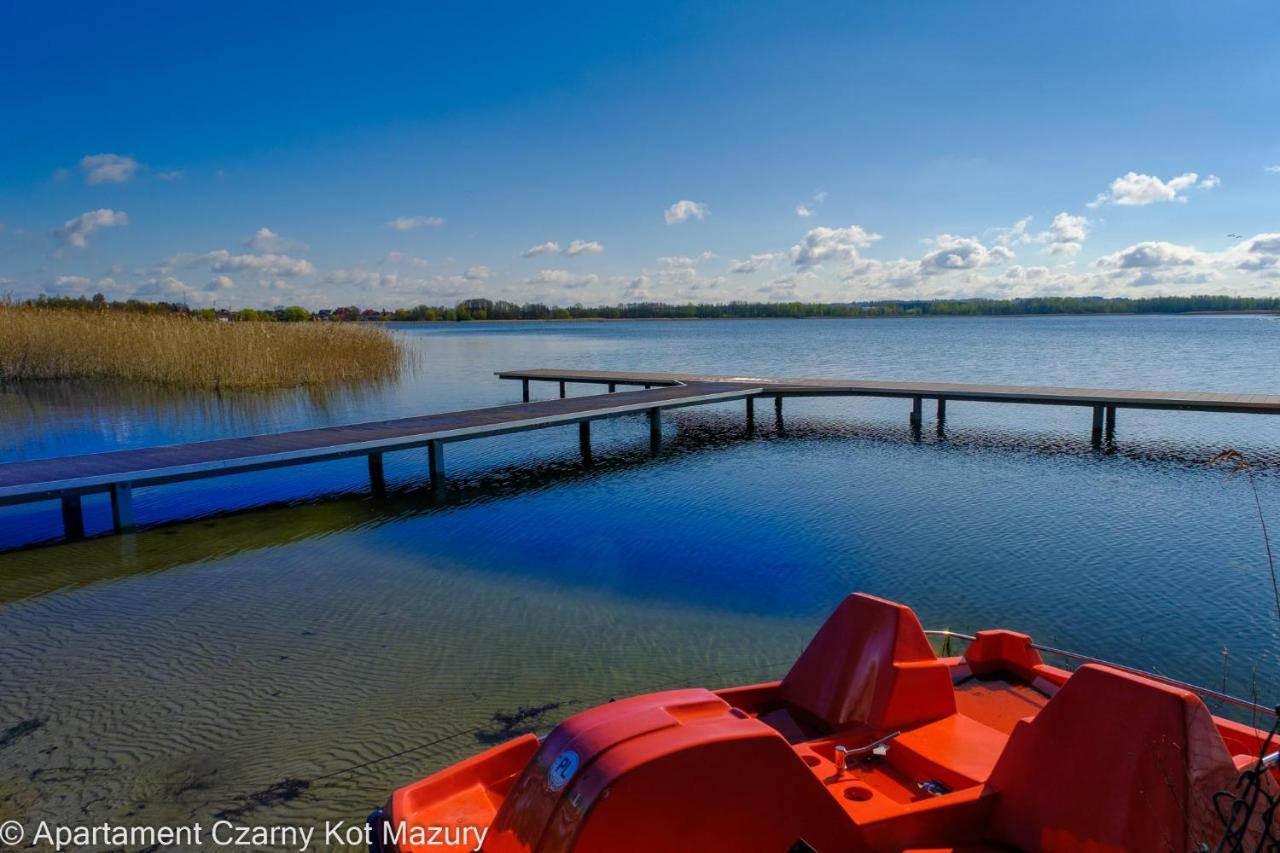 Czarny Kot Mazury Dom Caloroczny Villa Malkinie Exterior foto
