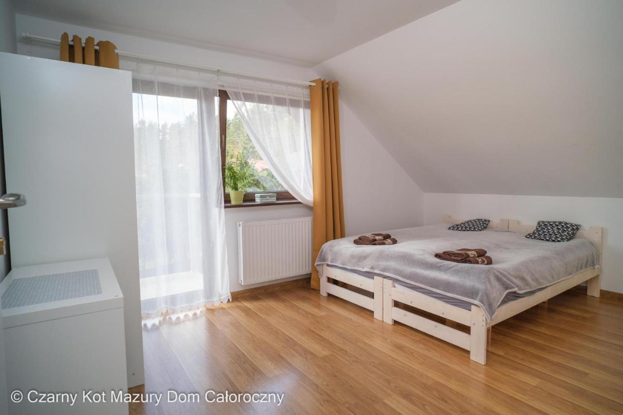 Czarny Kot Mazury Dom Caloroczny Villa Malkinie Exterior foto