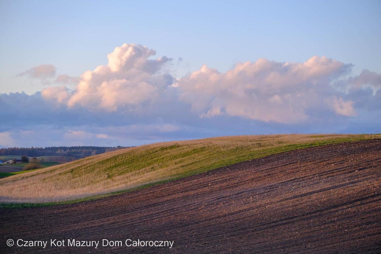 Czarny Kot Mazury Dom Caloroczny Villa Malkinie Exterior foto