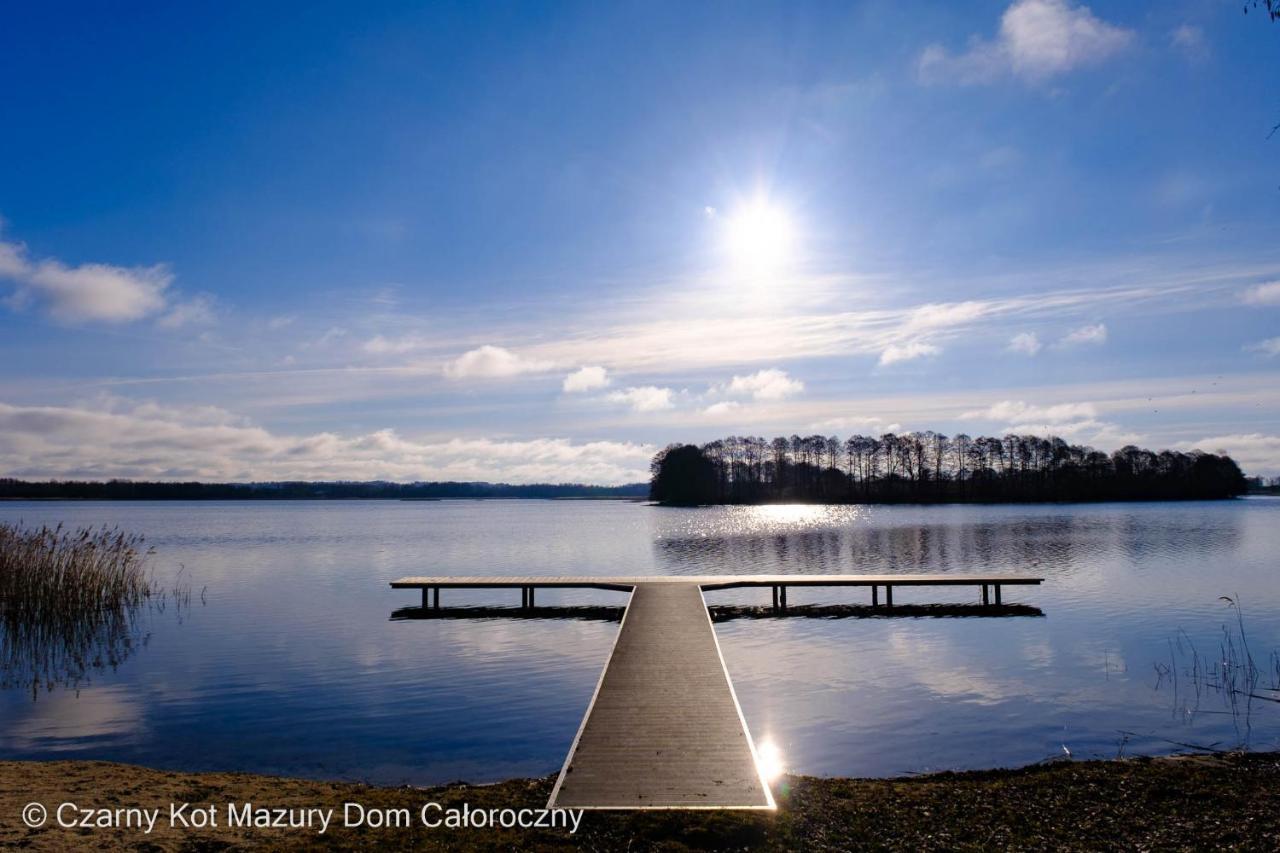 Czarny Kot Mazury Dom Caloroczny Villa Malkinie Exterior foto