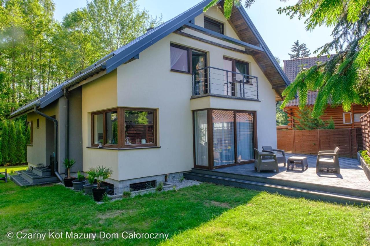Czarny Kot Mazury Dom Caloroczny Villa Malkinie Exterior foto