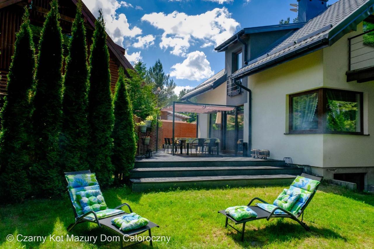 Czarny Kot Mazury Dom Caloroczny Villa Malkinie Exterior foto