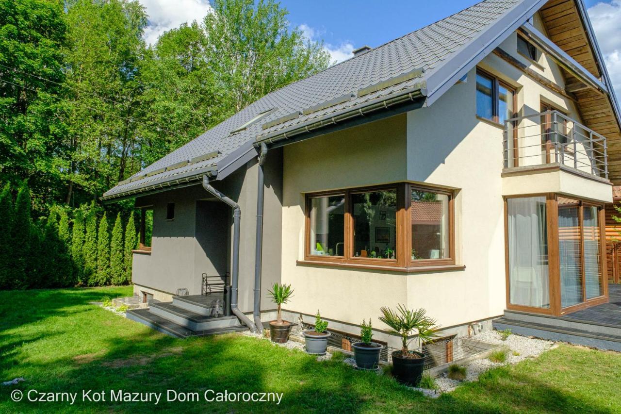 Czarny Kot Mazury Dom Caloroczny Villa Malkinie Exterior foto